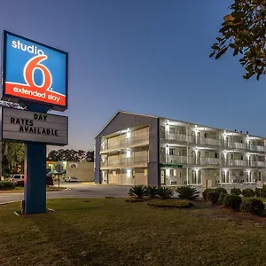 2* Hotel 6-savannah, Ga
